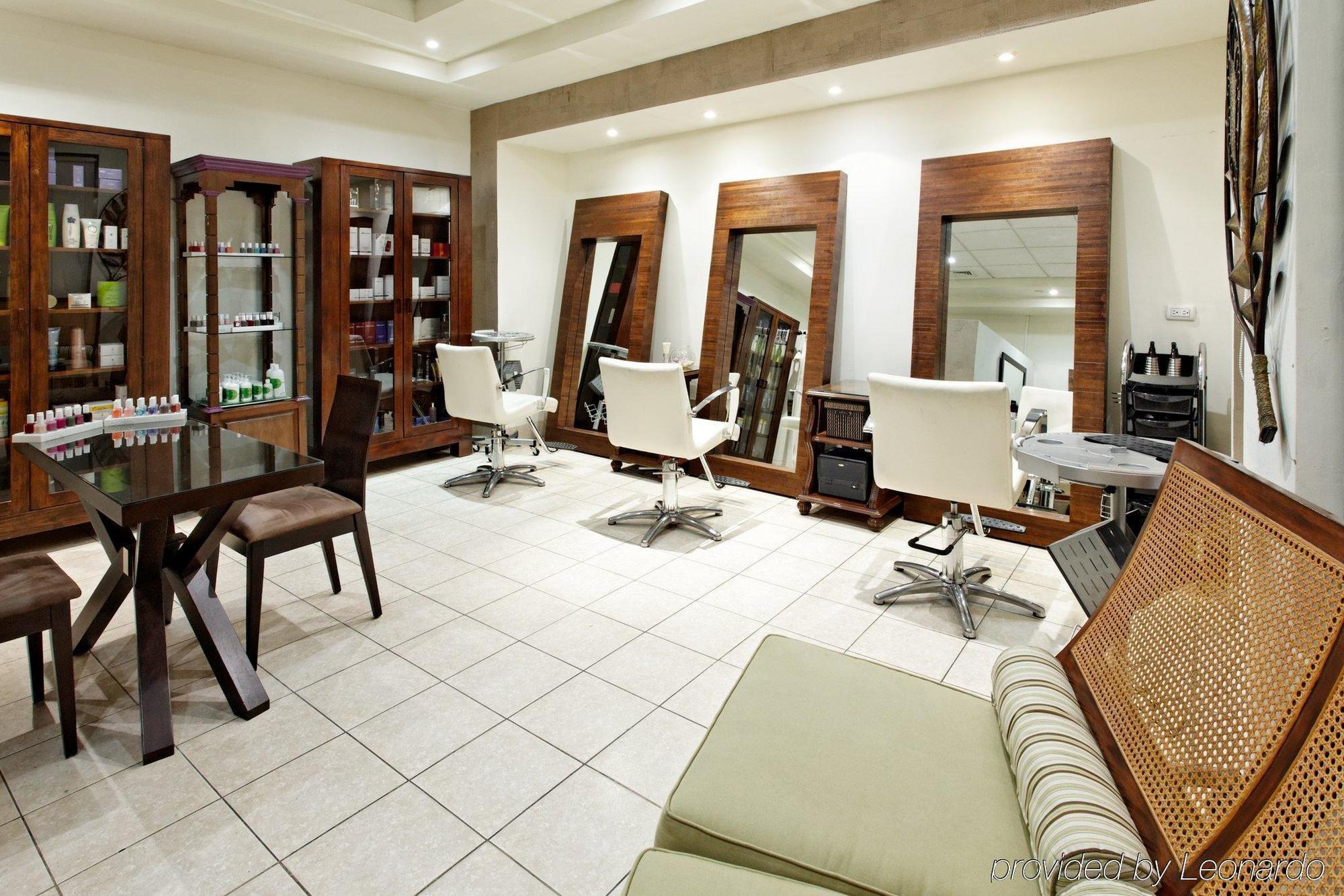 Crowne Plaza San Pedro Sula Otel Konforlar fotoğraf