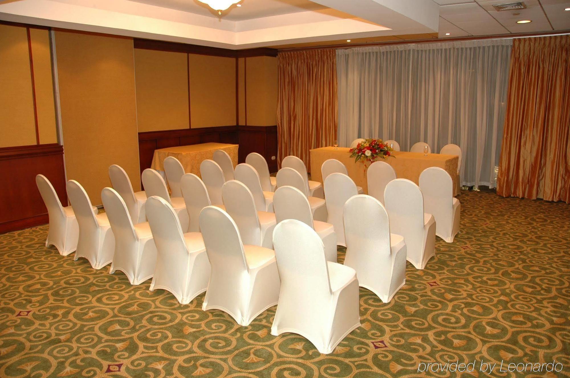 Crowne Plaza San Pedro Sula Otel Konforlar fotoğraf