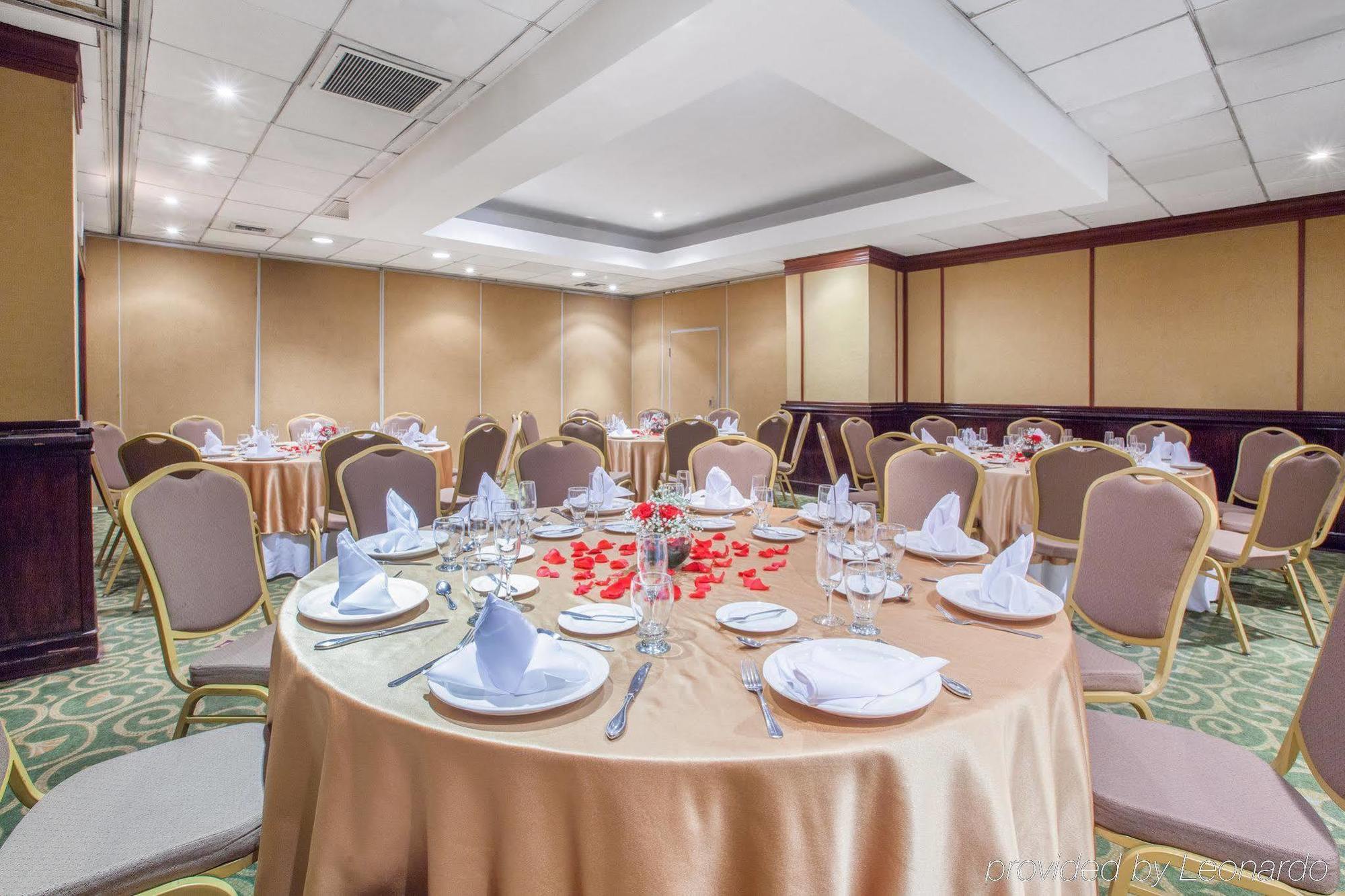 Crowne Plaza San Pedro Sula Otel Dış mekan fotoğraf